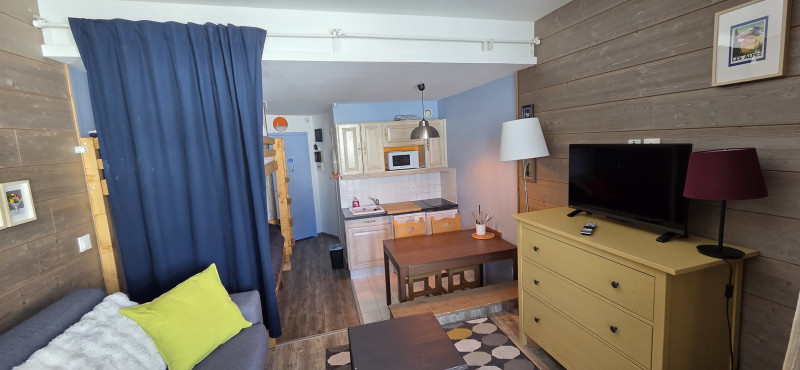 _lv_images__lot_0050450027_01_10307595