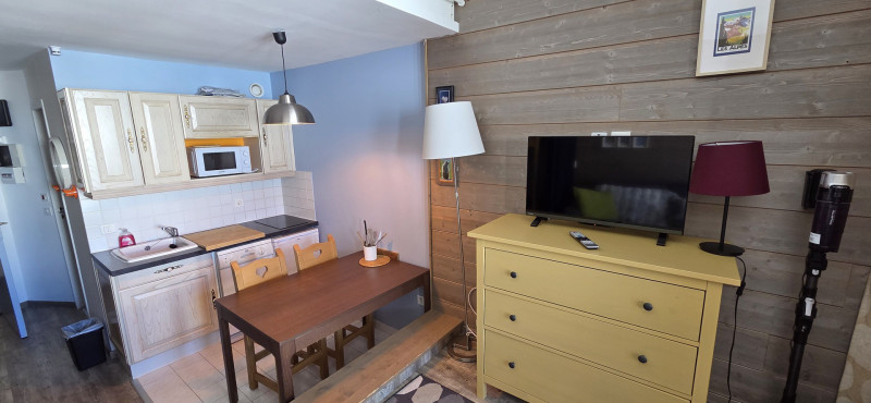 _lv_images__lot_0050450027_10_10390488