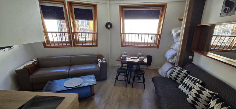 _lv_images__lot_0050450042_02_9670929