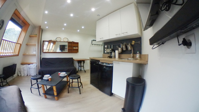 _lv_images__lot_0050450042_04_9353919