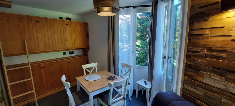 _lv_images__lot_0050450049_03_10330142