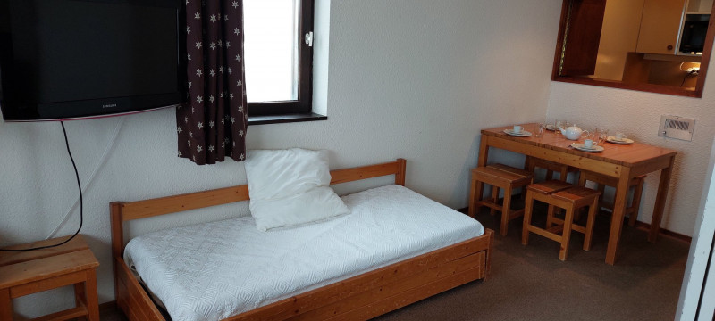 _lv_images__lot_0050450051_03_10200533