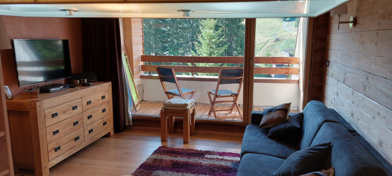 _lv_images__lot_0050450052_02_9552518