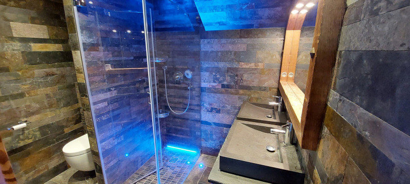 _lv_images__lot_0050450052_04_9421788