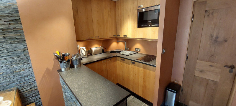 _lv_images__lot_0050450052_09_9928610