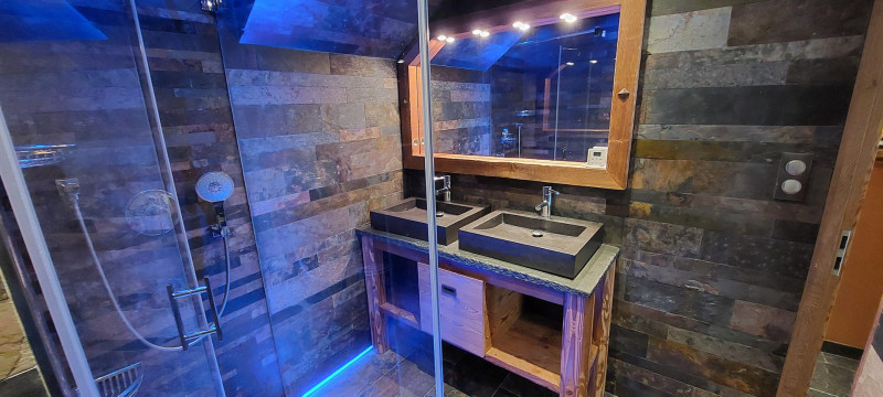 _lv_images__lot_0050450052_11_10236750