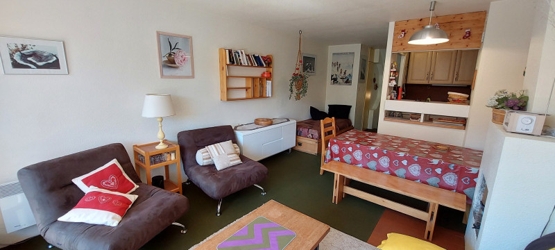 _lv_images__lot_0050450056_02_11126436