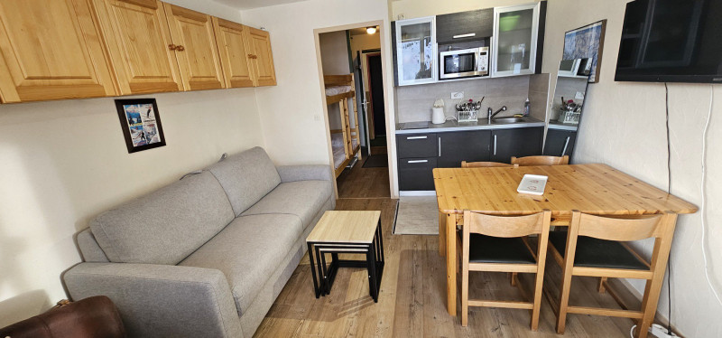 _lv_images__lot_0050450065_04_10200216