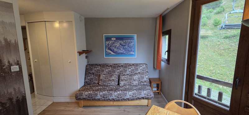 _lv_images__lot_0050450072_01_10064333