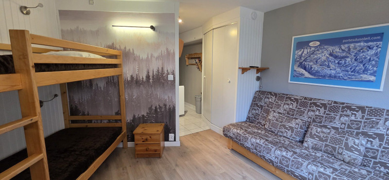 _lv_images__lot_0050450072_03_9717198