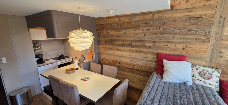 _lv_images__lot_0050450073_03_9863337