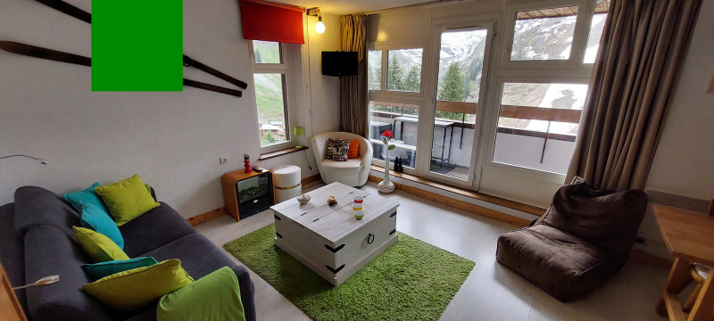 _lv_images__lot_0050450074_01_10145995