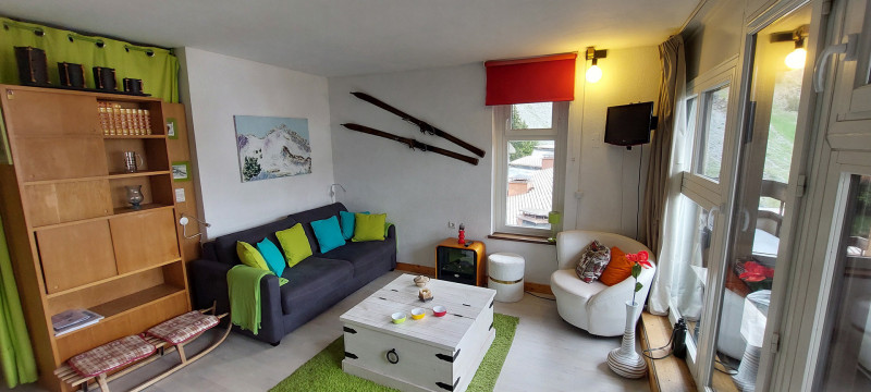 _lv_images__lot_0050450074_02_9955807