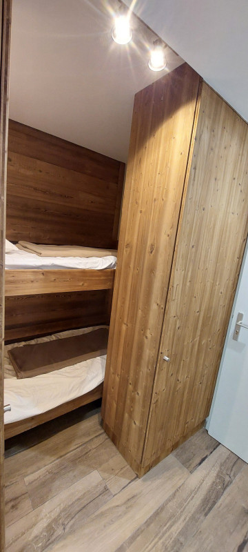 _lv_images__lot_0050450076_10_9996481 _lv_images__lot_0050450076_10_9996481