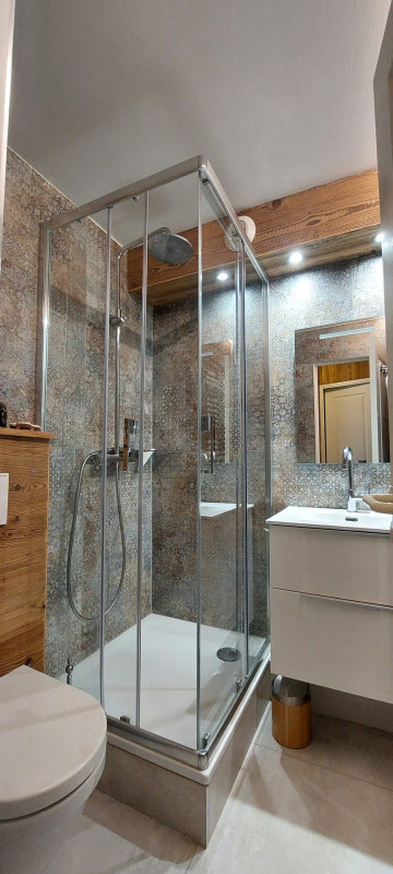 _lv_images__lot_0050450077_08_9955457