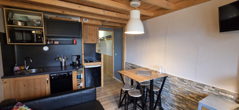 _lv_images__lot_0050450081_02_9441482