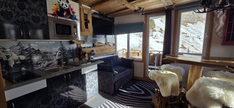 _lv_images__lot_0050450083_02_10405166