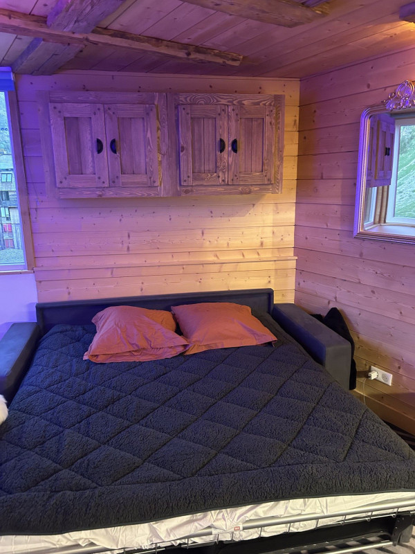 _lv_images__lot_0050450083_15_9710530