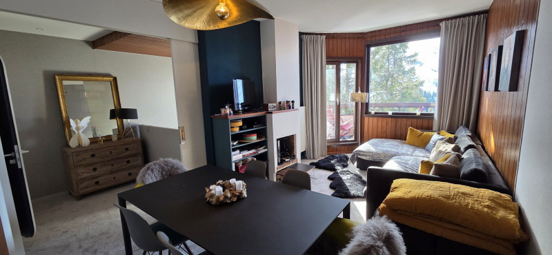 _lv_images__lot_0050450084_03_10070483