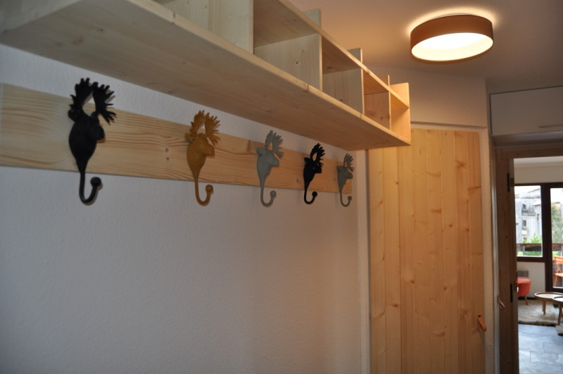 Rangement dans le couloir 