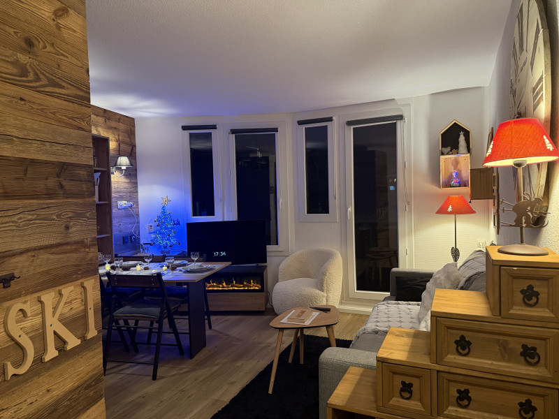 Overall view of the living room